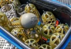 Absolute Window Feeders (caged) XL -Aanbiedingen Hengelsport Winkel preston innovations absolute window feeders caged 22